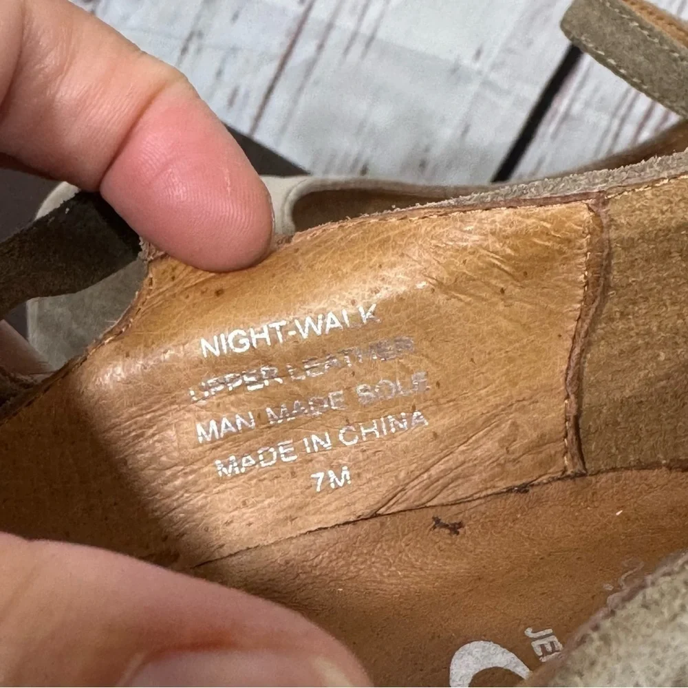 JEFFREY CAMPBELL NIGHT WALK heelless Stylish Tan Platform Wedge MaryJane Shoes 7